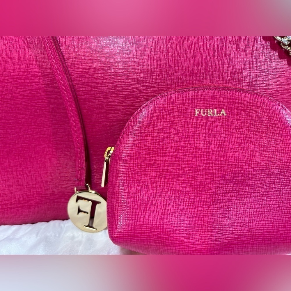 Furla Julia Tote Shoulder Bag with Matching Zip Pouch in Barbie Pink Leather EUC - Picture 6 of 16